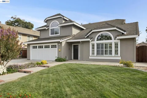 257 Summertree Dr