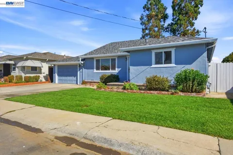 37064 Elm St