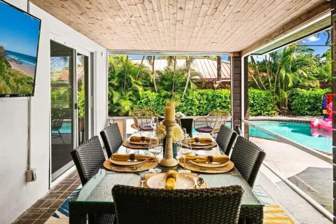 1949 WINDWARD DRIVE