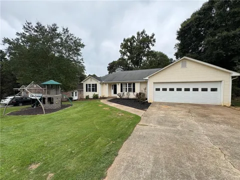 3813 N. Rivercrest