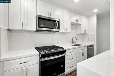 1001 Murrieta Blvd #104