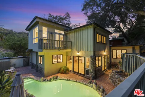 1367 Oakwood Drive