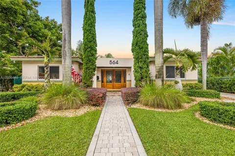 564 Palmetto Dr
