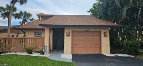 Royal Woods Drive