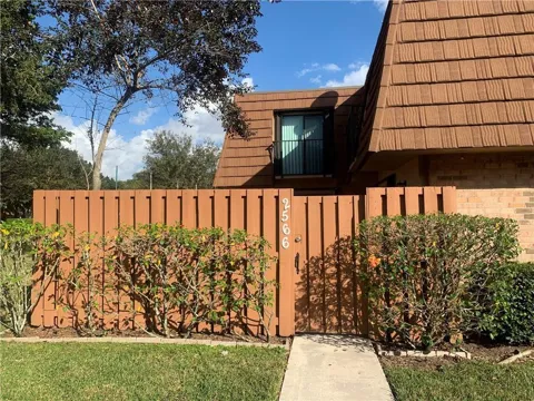 2566 CAMELOT COURT