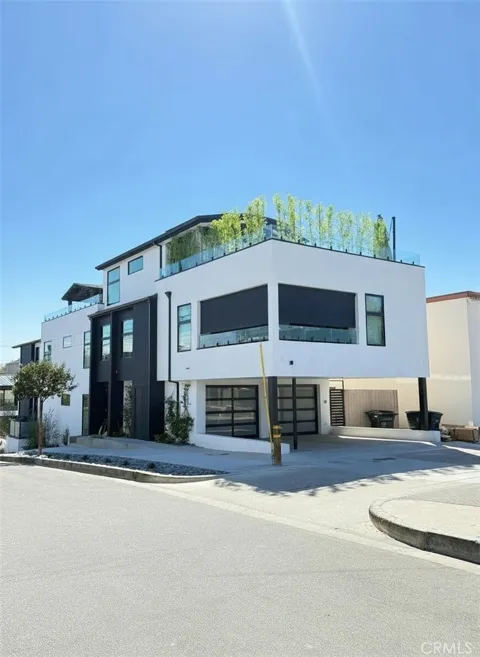 521 Iris Avenue