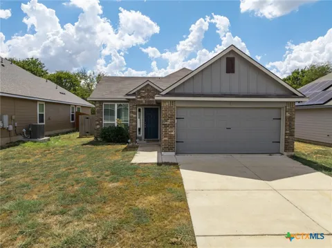 3038 Dade Loop