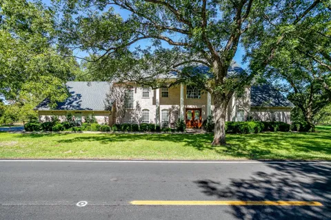 8412 Ravenswood Road