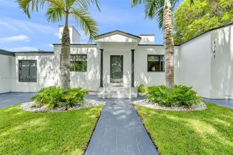 1741 SW 17th Ct