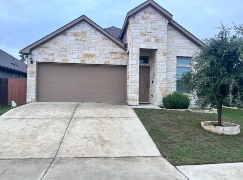 712 Falkland Trace