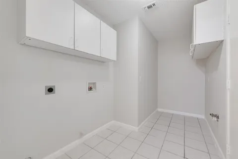 7016 Snowivy Court