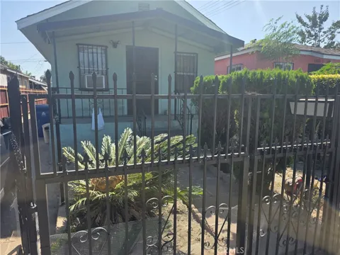 1104 E 102nd