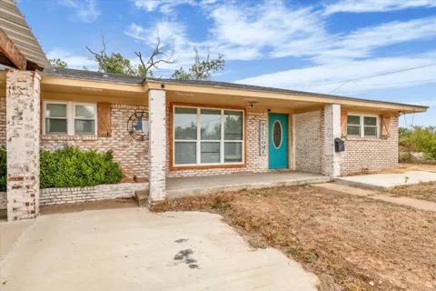 760 College Farm
