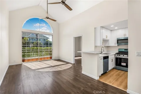 5620 Yolanda Avenue #214