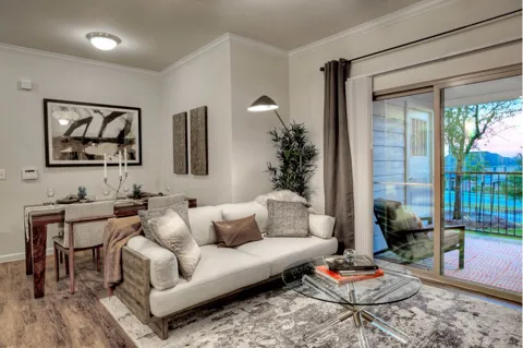 1200 Estancia Parkway #1027