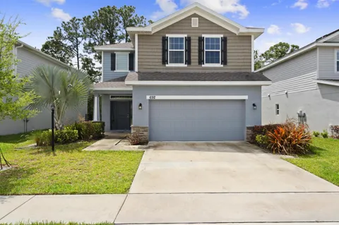 692 NE Turtleback Trail