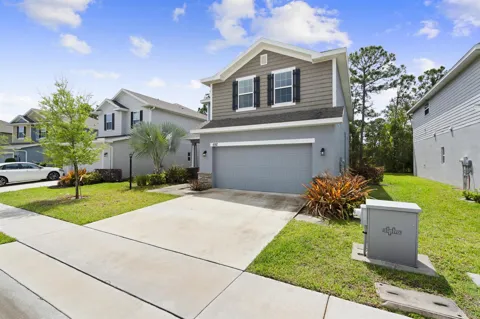 692 NE Turtleback Trail