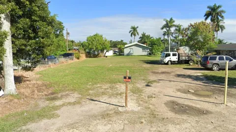 1241 NW 9th St