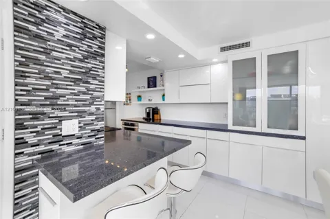3031 Ocean Blvd #604