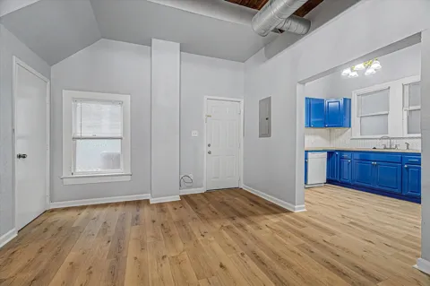 1827 Avenue O #2