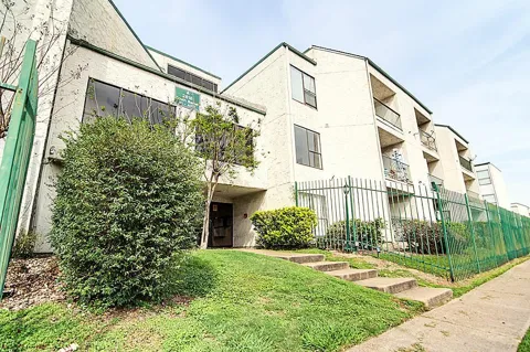 2818 S Bartell Drive #312