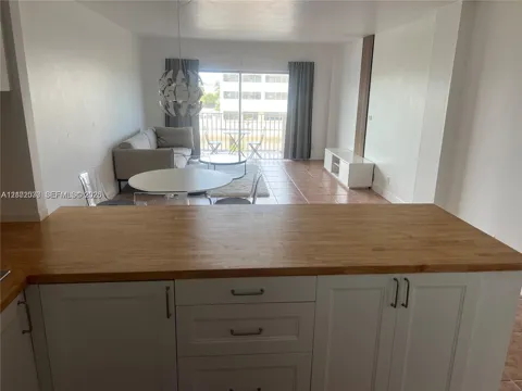 1455 Treasure Dr #5B