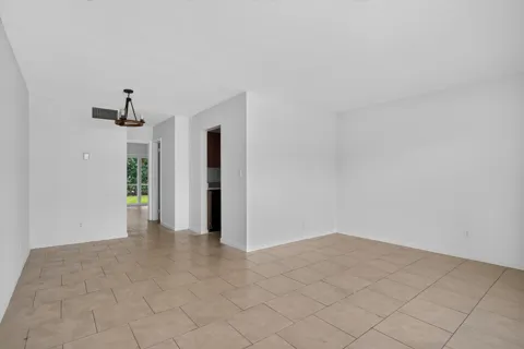 2160 NE 42nd Court #3