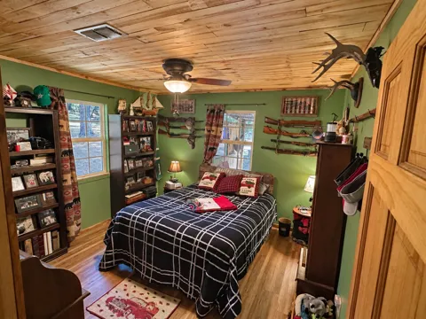 1048 Holly Trail