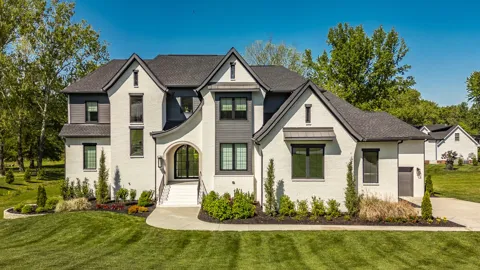 1305 Twin Springs Dr