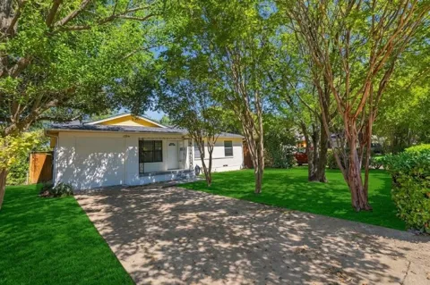 2527 Gross Road