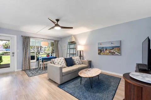 804 SE 7th Street SE #105