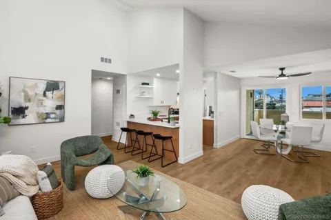 152 Evergreen Ave #4