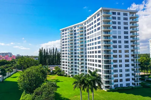875 E CAMINO REAL #7E