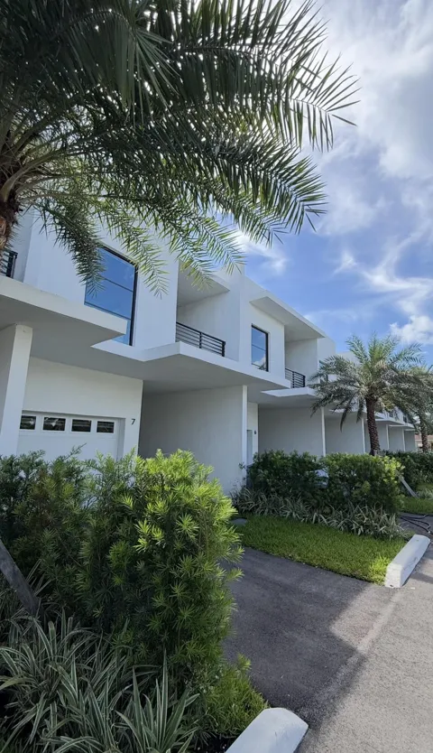 2511 PIERCE STREET #2