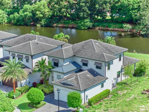 2807 GIN BERRY WAY