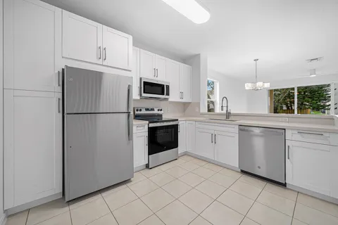 9688 Porta Leona Lane