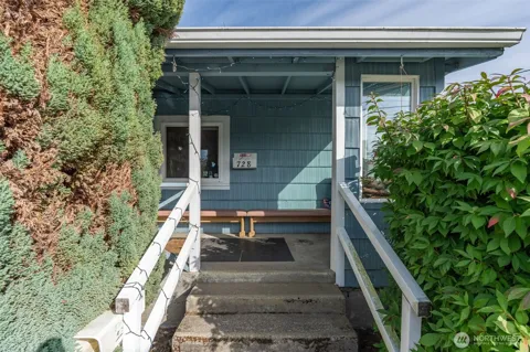 728 S Rock Street