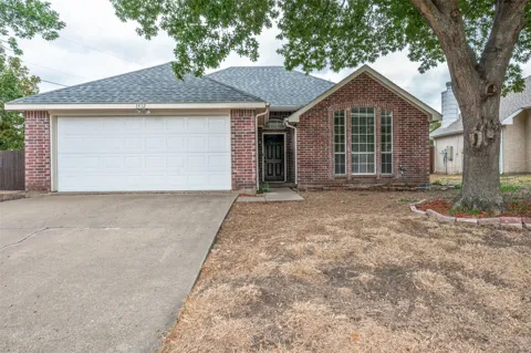 1512 Manitoba Lane
