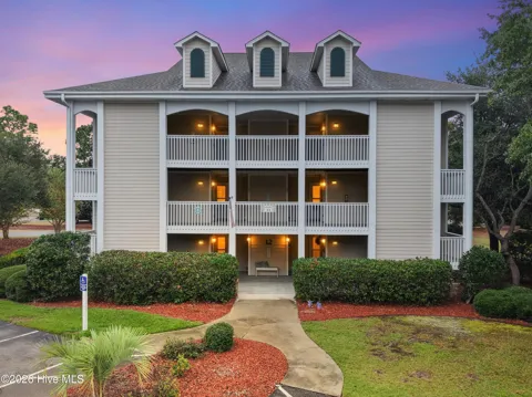 3350 Club Villas Drive #1302