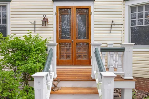 109 E Aster Road