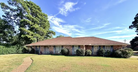 2735 Hoyte Drive