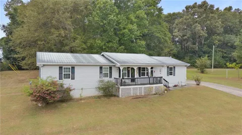 106 Webb Drive NE