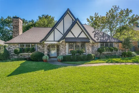 2449 Stonegate Drive