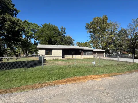 815 W Emberton