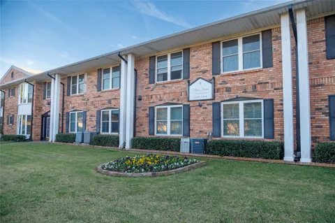 4206 Newton Avenue #112