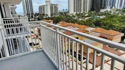 210 174TH STREET #808