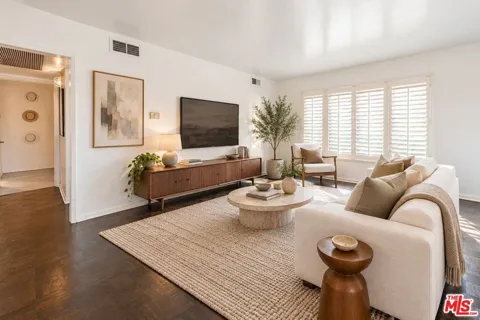 1250 Kings Road #504