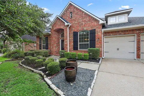 2902 Red Maple Drive