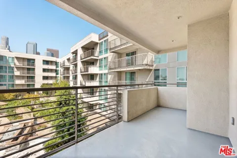 267 S San Pedro Street #320