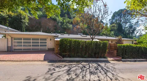 9520 Gloaming Drive